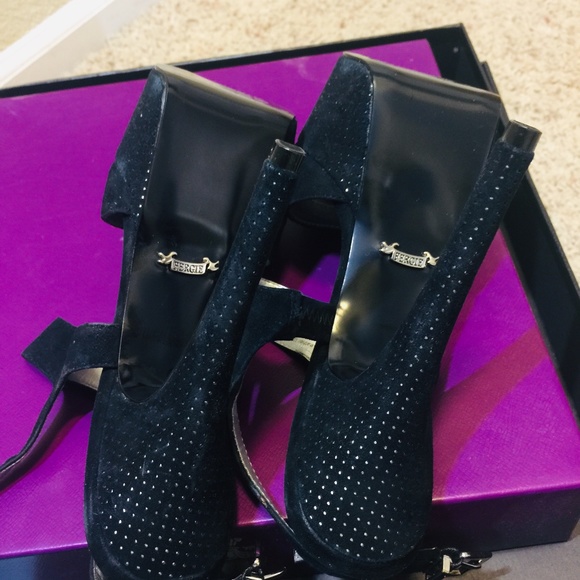 Fergie High Heel Platform Shoes - Picture 4 of 6